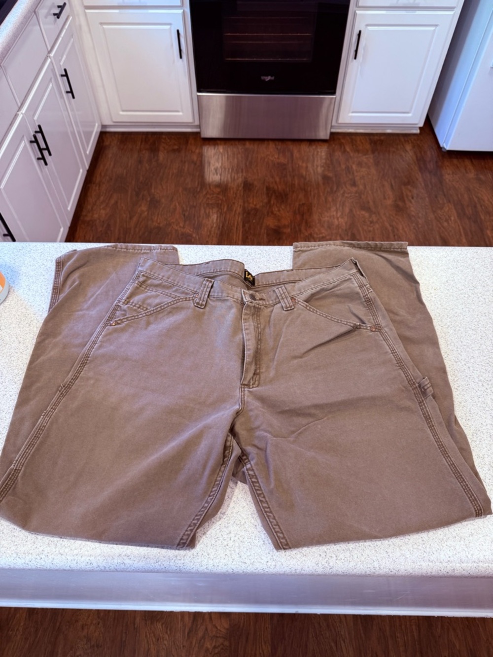 Lee Men's Cargo Pants in Brown
